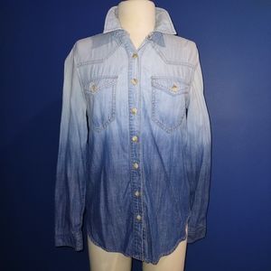 4/$20 EUC Forever 21 Ombre Denim Button Down Shirt Sz S